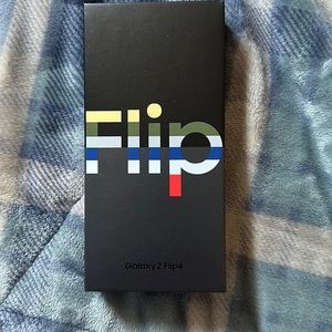 SAMSUNG FLIP 4